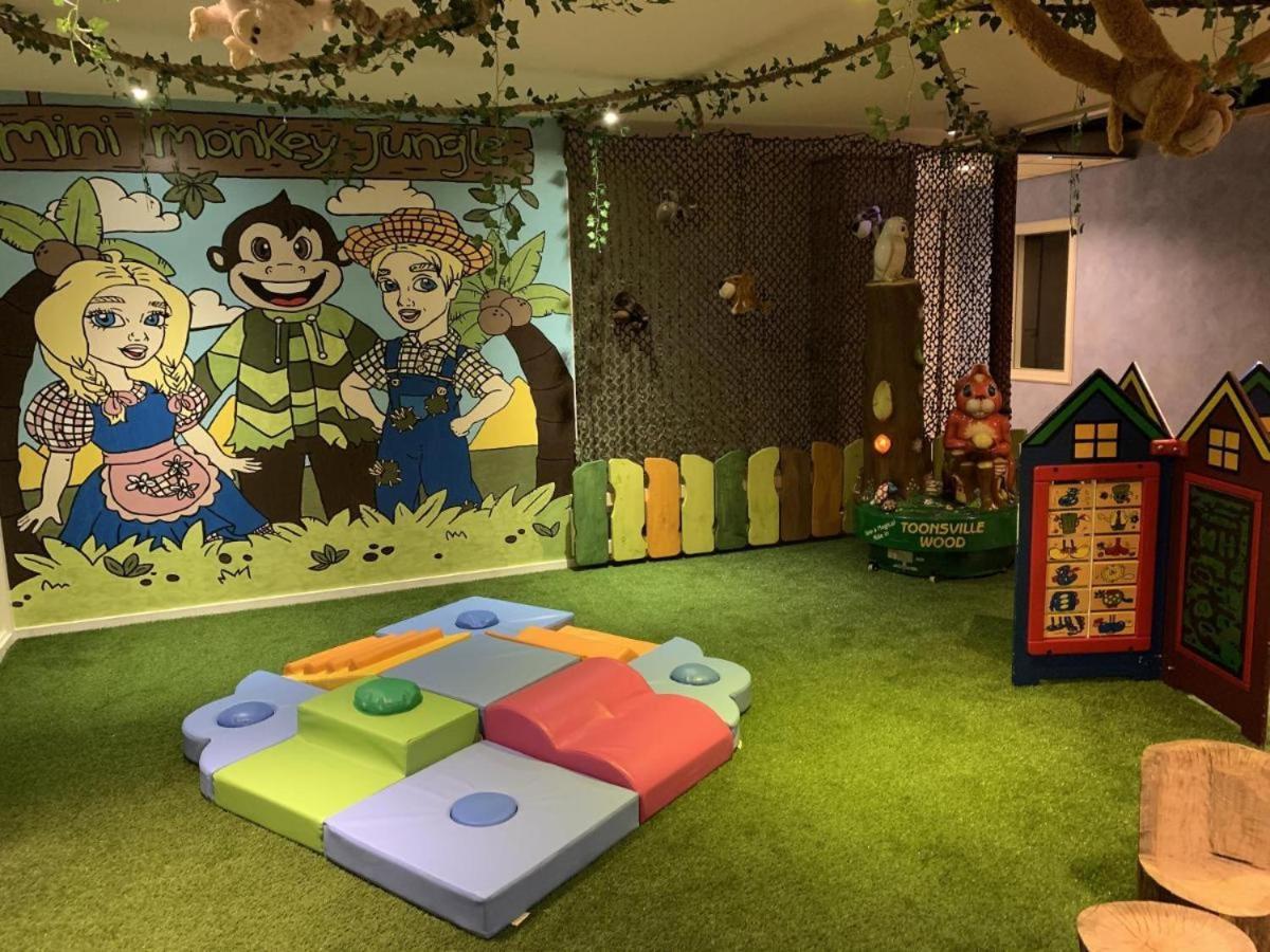 Het Familie Boshuisje - Vakantiewoning Op Prachtig Park Met Veel Faciliteiten Inc Ligbad Gramsbergen Εξωτερικό φωτογραφία