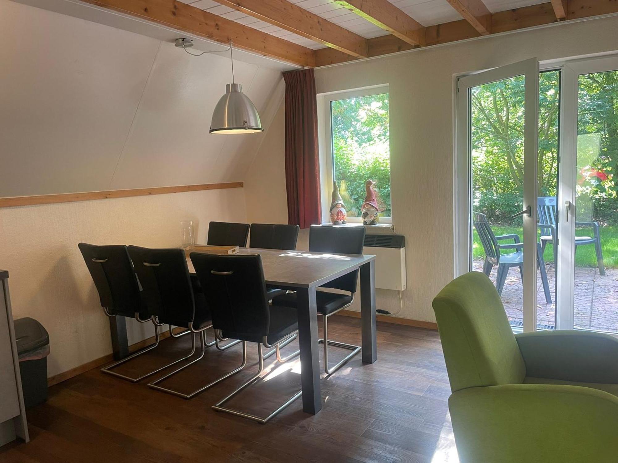 Het Familie Boshuisje - Vakantiewoning Op Prachtig Park Met Veel Faciliteiten Inc Ligbad Gramsbergen Εξωτερικό φωτογραφία