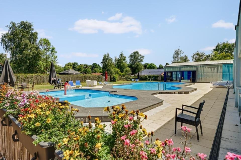 Het Familie Boshuisje - Vakantiewoning Op Prachtig Park Met Veel Faciliteiten Inc Ligbad Gramsbergen Εξωτερικό φωτογραφία