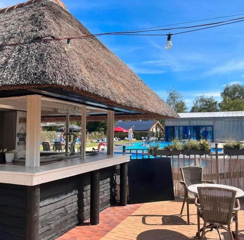 Het Familie Boshuisje - Vakantiewoning Op Prachtig Park Met Veel Faciliteiten Inc Ligbad Gramsbergen Εξωτερικό φωτογραφία