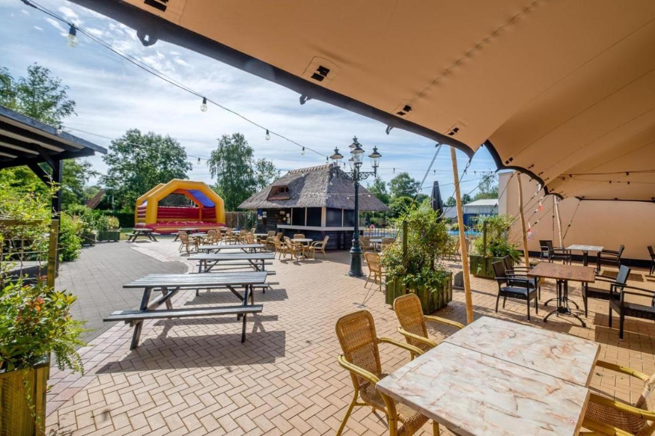 Het Familie Boshuisje - Vakantiewoning Op Prachtig Park Met Veel Faciliteiten Inc Ligbad Gramsbergen Εξωτερικό φωτογραφία