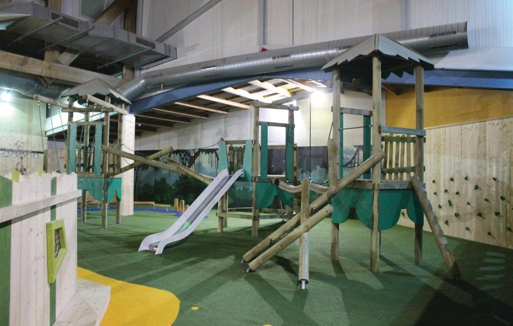Het Familie Boshuisje - Vakantiewoning Op Prachtig Park Met Veel Faciliteiten Inc Ligbad Gramsbergen Εξωτερικό φωτογραφία