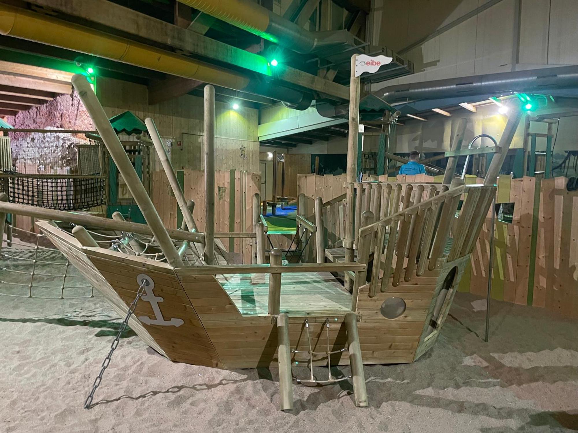 Het Familie Boshuisje - Vakantiewoning Op Prachtig Park Met Veel Faciliteiten Inc Ligbad Gramsbergen Εξωτερικό φωτογραφία